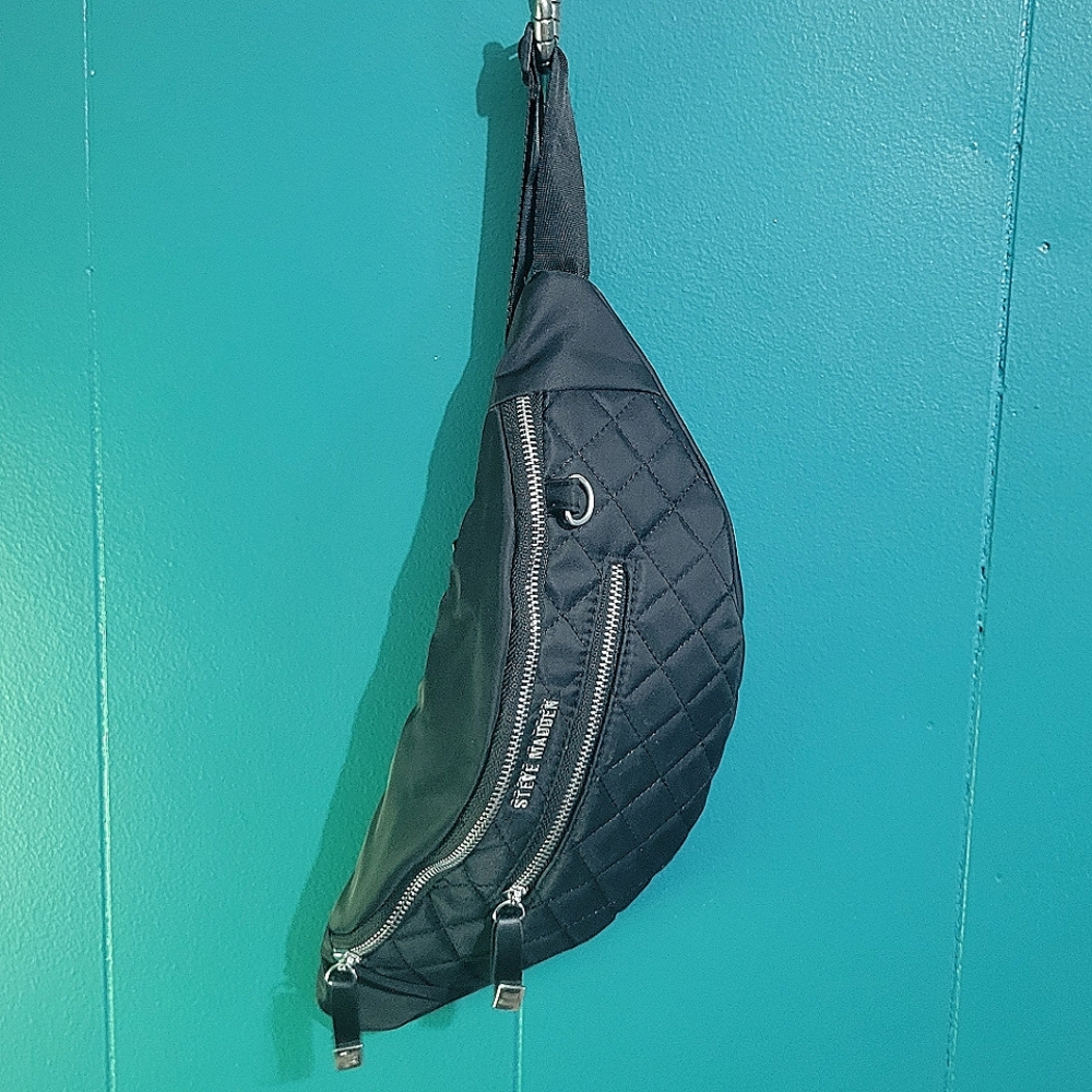 Steve Madden Fanny Pack Belt Shoulder Bag Black